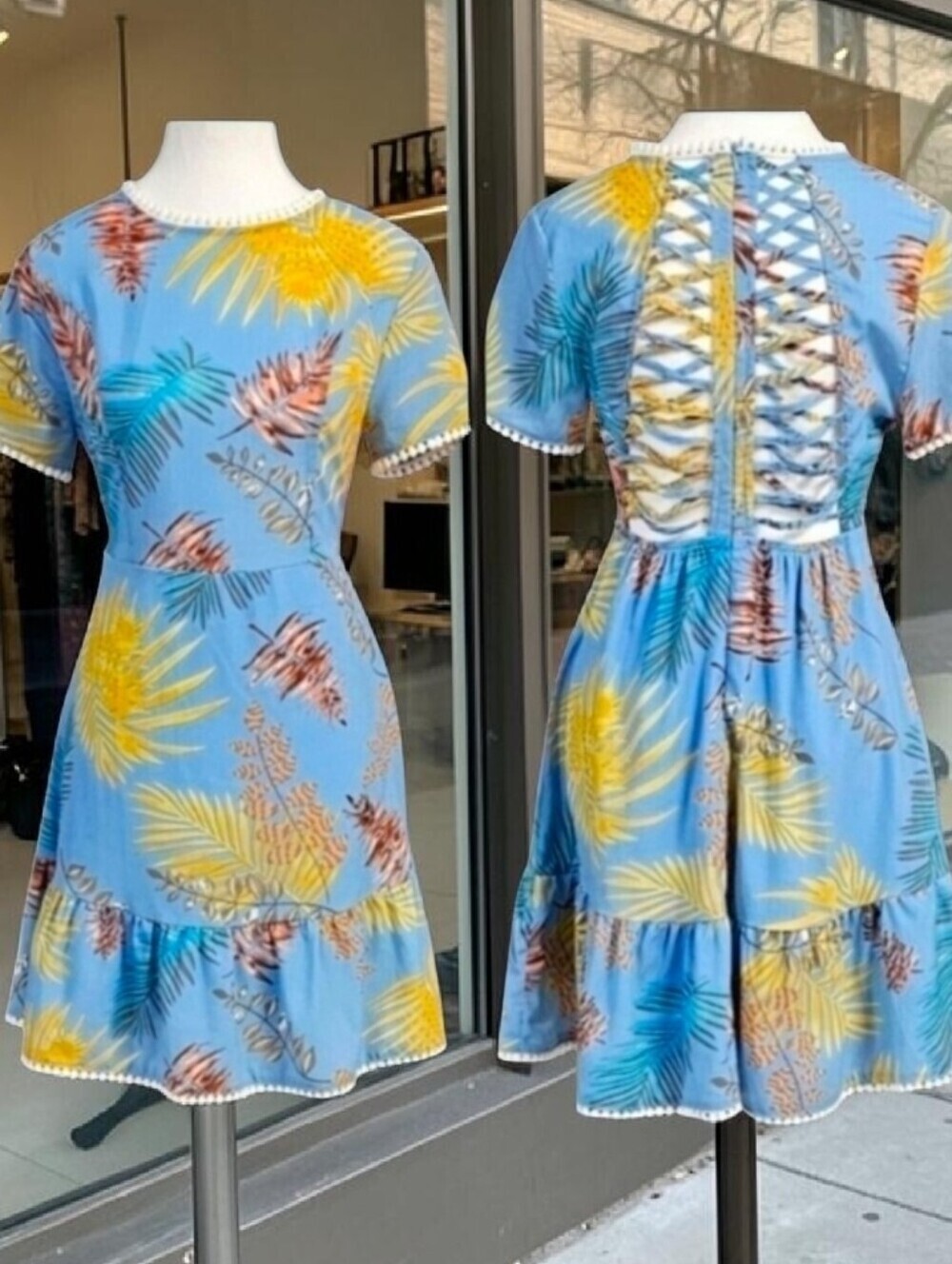 Entro Tropical Pattern Cross Spine Cut Out Ruffle Hem Juniors Size Small Dress